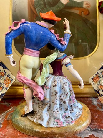 PARIS, MANUFACTURE de JEAN-BAPTISTE GILLE dit GILLE JEUNE (1837-1868). Beau Groupe de danseurs en biscuit polychrome XIXème siècle.