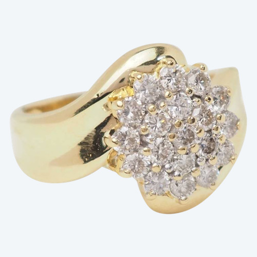Bague pavée en or jaune et diamants