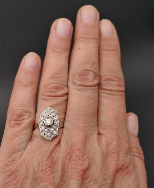 Diamantring, Art Deco, 18 Karat Weißgold.