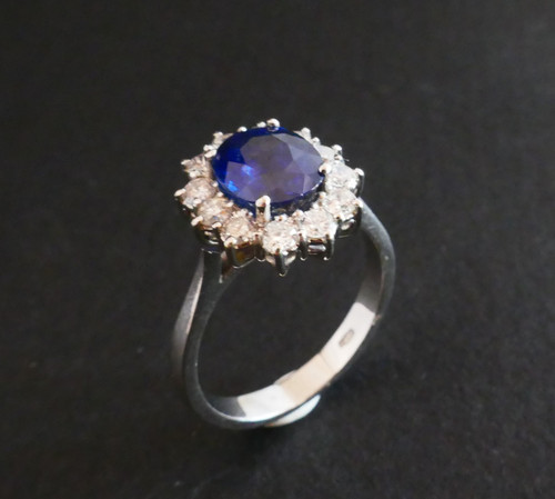 Bague Marguerite Saphir Entourage Diamants.