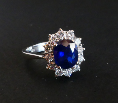 Bague Marguerite Saphir Entourage Diamants.