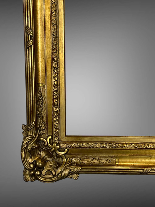 ANCIENT 19th CENTURY FRAME IN WOOD AND GILDED STUC SCULPTTED FOR PAINTING 56 CM X 46.5 CM