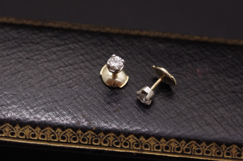 Diamant-Ohrstecker aus Platin und 18k Weißgold, Diamantchips im Brillantschliff
