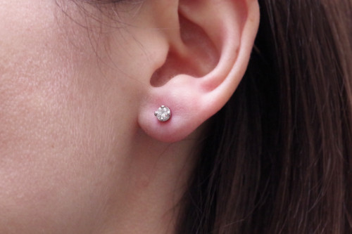 Diamant-Ohrstecker aus Platin und 18k Weißgold, Diamantchips im Brillantschliff