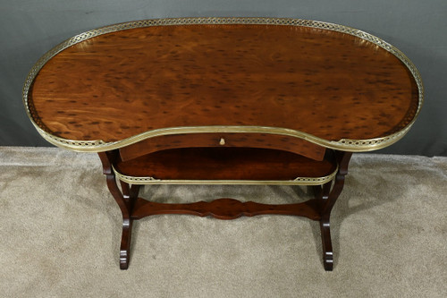Table Rognon en Moucheté d’Acajou, estampillée “L’escalier de Cristal” – Fin XIXe