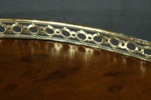 Table Rognon en Moucheté d’Acajou, estampillée “L’escalier de Cristal” – Fin XIXe