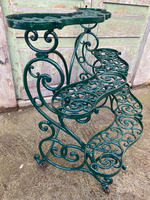 Portafiori in ghisa / mensola da giardino, decorazione a volute, periodo Napoleone III