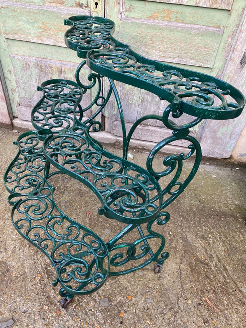 Portafiori in ghisa / mensola da giardino, decorazione a volute, periodo Napoleone III