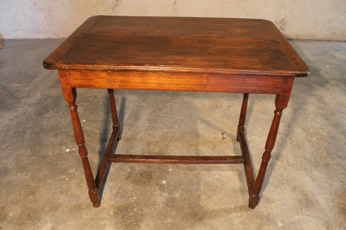Louis XIII period writing desk in walnut Origin Périgord 17th century