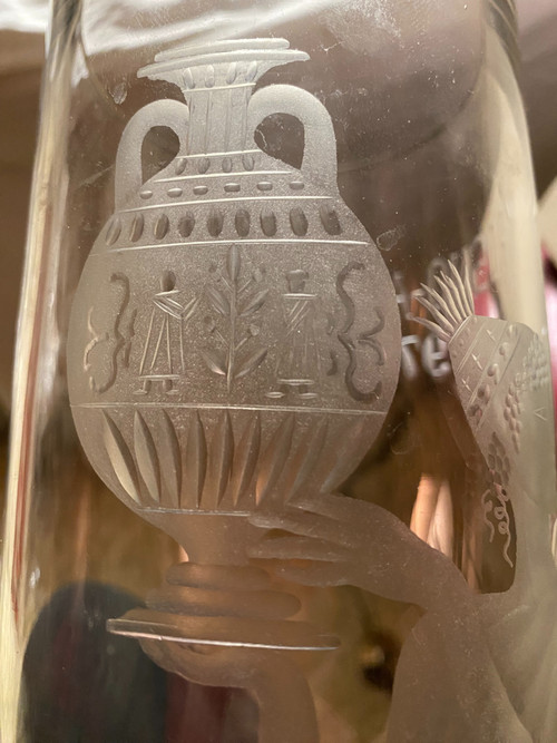 Grand Vase en cristal épais tubulaire gravé des Années "75" , Avignon à l'image d'une Déesse au vase