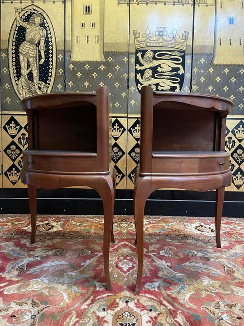Paire de tables de chevets de style Louis XV
