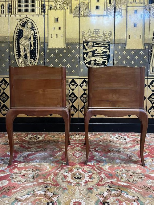 Paire de tables de chevets de style Louis XV