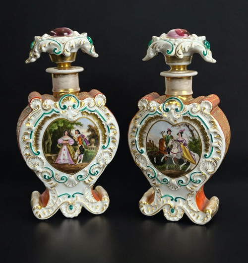 Jacob Petit ( 1796- 1868 ) Paire De Flacons En Porcelaine Polychrome De Scenes Courtoises