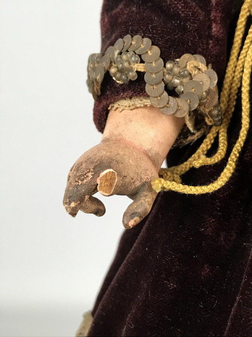 19th CENTURY JESUS CHILD IN POLYCHROME SCULPTTED WOOD ON GILDED SOCLE WITH DOUCINE
