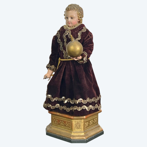 19th CENTURY JESUS CHILD IN POLYCHROME SCULPTTED WOOD ON GILDED SOCLE WITH DOUCINE