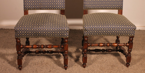 Deux Chaises Louis XIII En Noyer