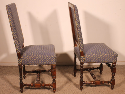 Deux Chaises Louis XIII En Noyer