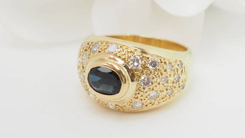 Bague Jonc en or jaune, saphir et diamants