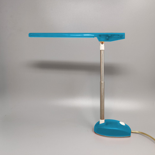 1990 Splendida lampada da tavolo blu "Microlight" di Ernesto Gismondi per Artemide. Realizzata in Italia