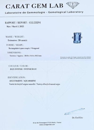 Bague Sertie d'Une Importante Aigue Marine épaulée De Diamants. Certificat de gemmologie.