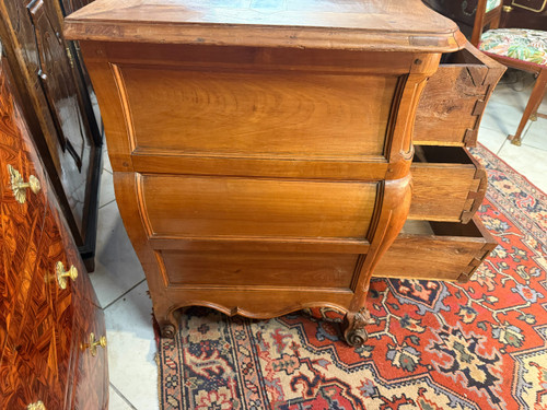 COMMODE DE FORME TOMBEAU EPOQUE LOUIS XV - 18ème
