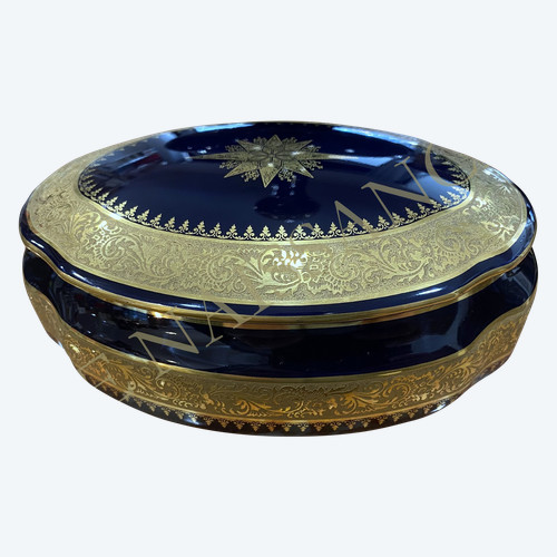 Limoges porcelain bonbonniere or box.