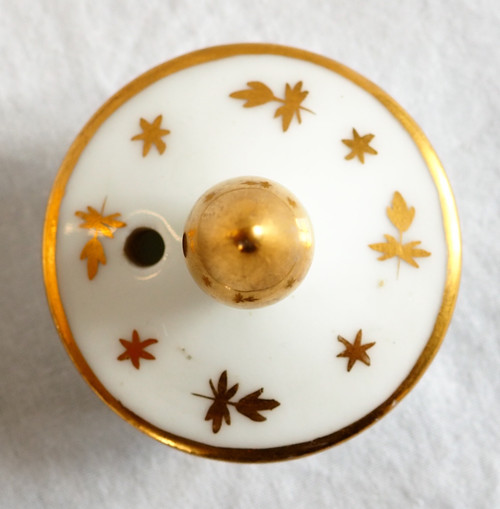 Large Empire coffee pot in mandarin and gold Paris porcelain, 19th century
