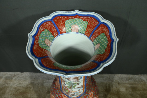 Vaso in porcellana giapponese, periodo Meiji - Fine XIX secolo