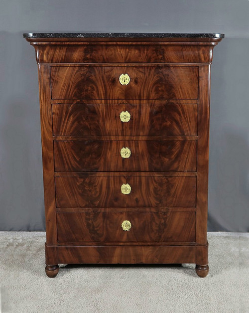 Chiffonnier en ronce d’acajou, époque Restauration – Début XIXe