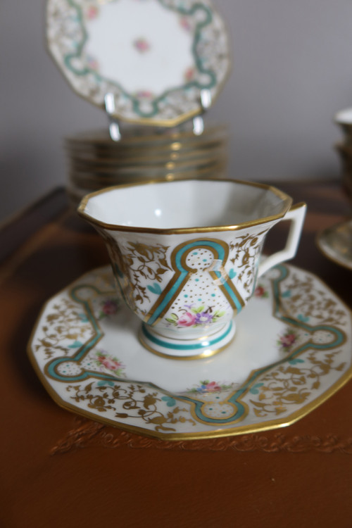 Service à thé,café et gâteaux en porcelaine de Lauret à Paris