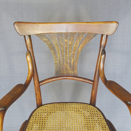 Bentwood armchair, curved wood, bistro KOHN N°196, 1905, new canework; No Thonet