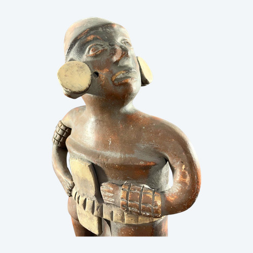 Messico anni '30/'50, statua in terracotta raffigurante un guerriero dallo spirito precolombiano.