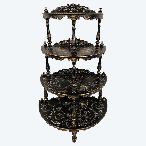 Rare et belle étagère en demi-lune Napoléon III, bois et carton bouilli burgauté