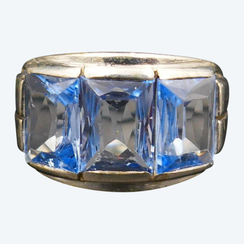 Bague Art Déco En Argent Sertie De 3 Spinelles Bleus De Synthèse.