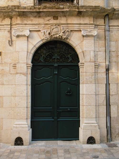 Grandes Portes Anciennes De Placard Cintrées époque XVIIIè Complètes Avec Leur Cadre Boiseries