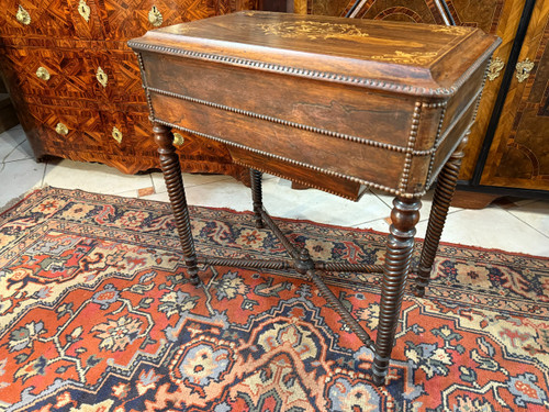 TABLE A OUVRAGE - COIFFEUSE EPOQUE CHARLES X