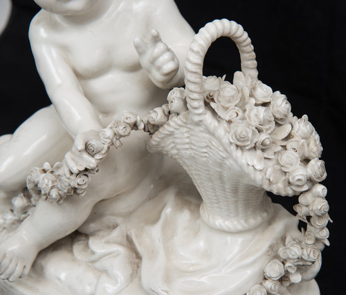 Sculpture Ancienne En Porcelaine, Naples époque XXème Siècle.