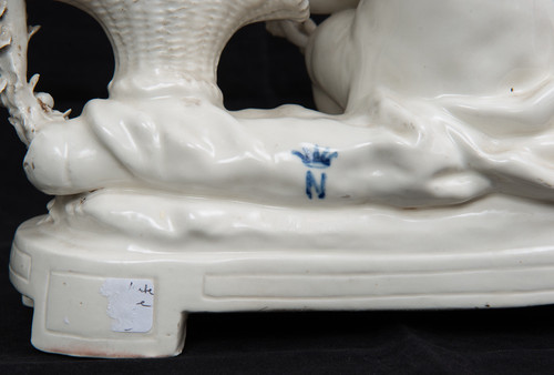 Sculpture Ancienne En Porcelaine, Naples époque XXème Siècle.