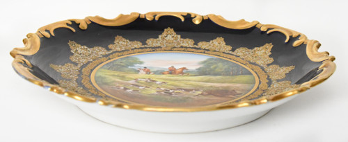 Paire de plats en porcelaine de Limoges décor de scènes de chasse peints par Abel Golse (1844-1937)