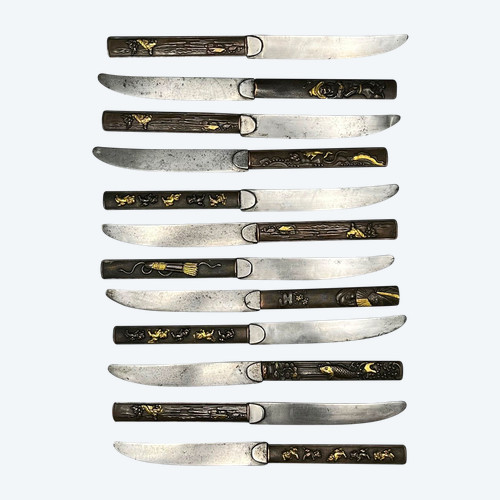 SERVIZIO di 12 coltelli Kozuka - Giappone - Periodo Edo (1603-1868)