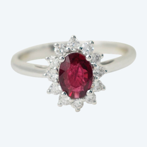 Bague entourage en or blanc, rubis et diamants 