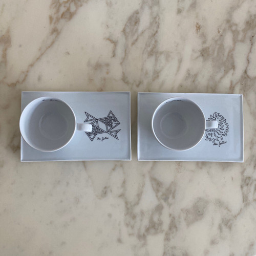 Paire de tasses avec sous-tasses Jean Cocteau XXe en porcelaine d'art