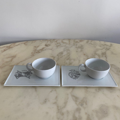 Paire de tasses avec sous-tasses Jean Cocteau XXe en porcelaine d'art