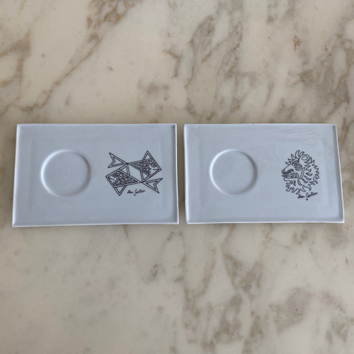 Paire de tasses avec sous-tasses Jean Cocteau XXe en porcelaine d'art