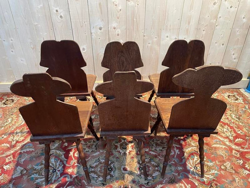 Set of 6 Alsatian chairs in carved oak