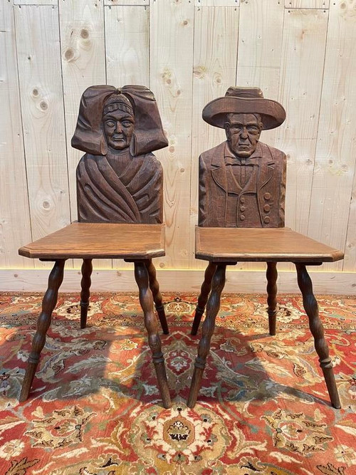 Set of 6 Alsatian chairs in carved oak