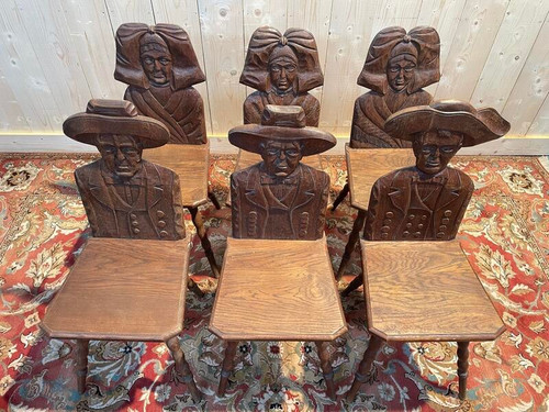 Set of 6 Alsatian chairs in carved oak