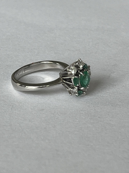 Bague Or Gris Emeraude Diamants