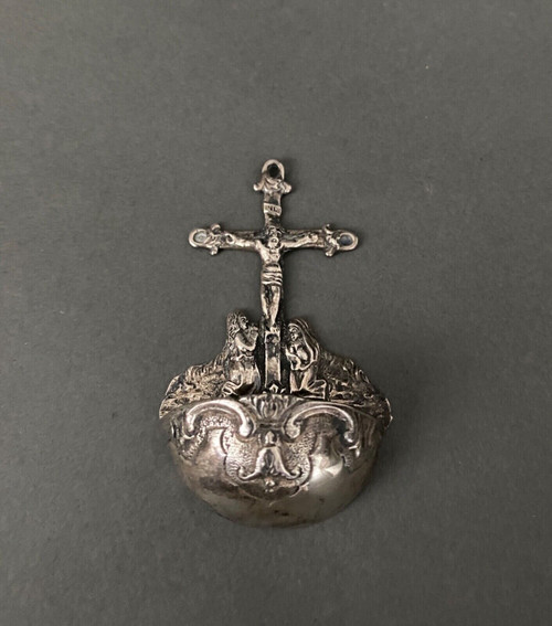 Acquasantiera in argento con decorazione a calvario XVIII secolo