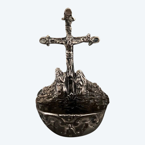 Acquasantiera in argento con decorazione a calvario XVIII secolo